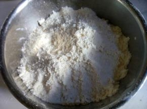 黄油和面粉搓匀