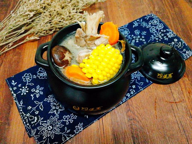 香菇玉米胡萝卜筒骨汤