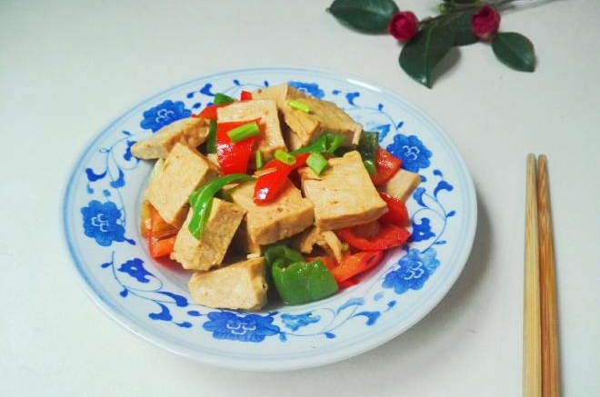 青红椒炒香糕