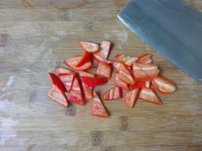红椒洗净切小块