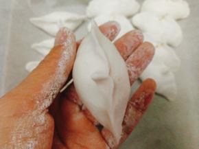 边缘捏紧就可以了