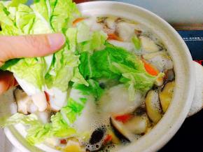 加入白菜，洋葱