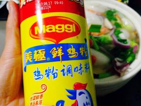 最后加入鸡粉调味即可上桌