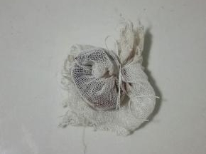 用纱布包扎好