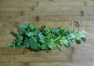 香菜青蒜切碎