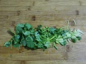 香菜青蒜切碎
