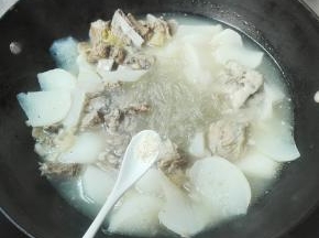 放少许鸡精