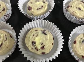 放入纸模码入烤盘中进行二次发酵。