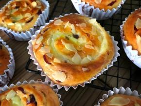 烘烤结束后拿出晾凉即可。