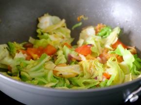 翻炒均匀即可出锅。