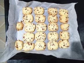 像这样饼干四边微微金黄色即可。