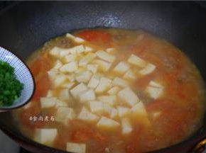 最后撒下葱花，拌匀即可起锅