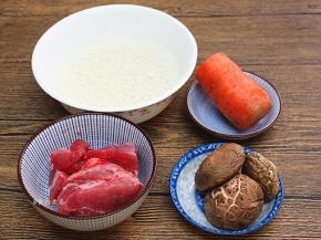 备好食材，糯米提前3小时浸泡