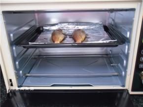 放入预热好的ACA烤箱中层