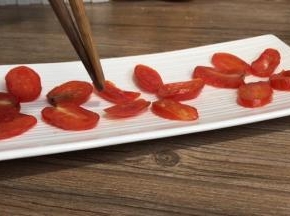 放入盘中，摆成自己喜欢的形状