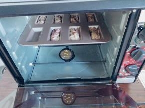 烤箱预热180度 中层 上下火 烤制10-13分钟