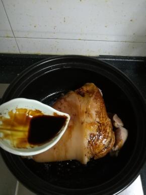 加入适量的生抽。