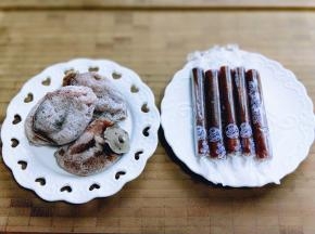 准备的柿子饼和果丹皮。