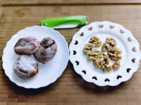 柿子饼和熟核桃。