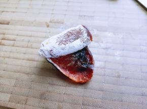 卷起来即可。注意卷的紧一点哈！