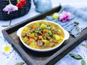 盛出装盘，撒上葱花，熟芝麻。