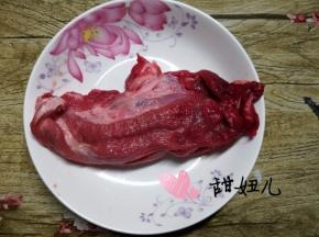 牛肉选大腿肉或者牛里脊肉