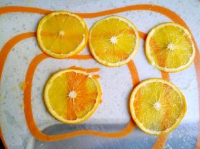 将橙切薄片