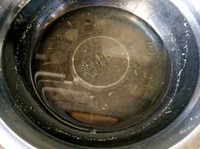 取50克煮橙水，加入玉米油