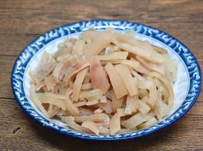 洗净后切成条，分袋放进冰箱保存，随取随用，配料随意搭配；