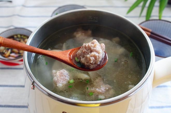 肉丸鲜菇冬瓜汤