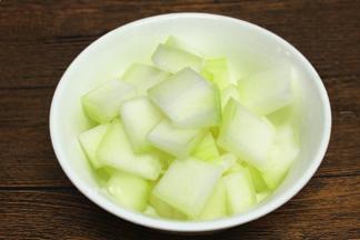冬瓜去皮切片
