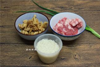 备好食材【萝卜干提前浸泡片刻】