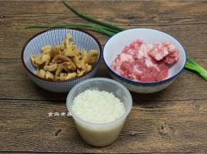 备好食材【萝卜干提前浸泡片刻】