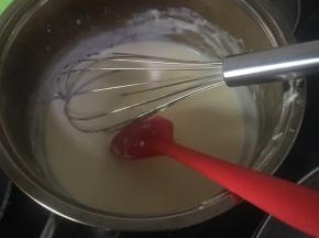 小火融化，搅拌顺滑，冷却下