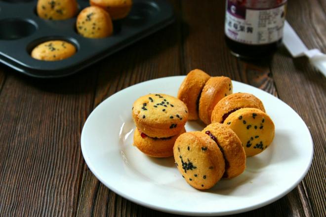 蓝莓酱夹心小蛋糕