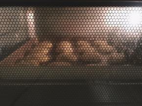 将剩下的都分好量整形。烤箱预热130度