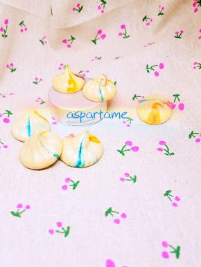 烘焙到表面硬整，利用烤箱余温再焖10分钟，然后取出后马上密封保存