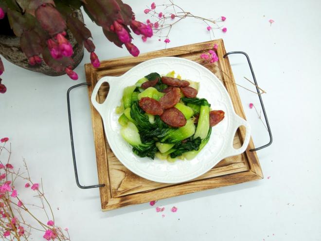 腊肠炒青菜