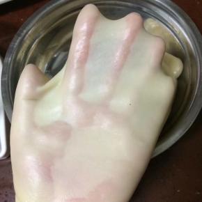 揉面程序结束后，面团能扯出薄膜为准