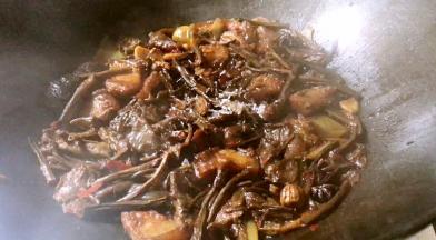 调入味精拌匀即可