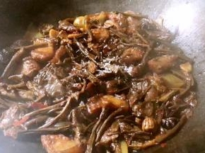 调入味精拌匀即可