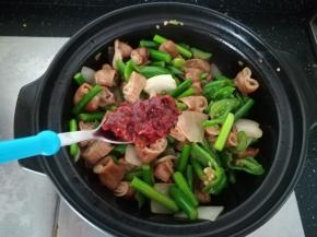 加入一勺豆瓣酱，