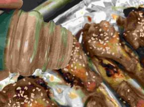 撒点芝麻
再撒点黑胡椒粉，再送入烤箱:烤5分钟就ok了！