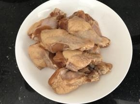 腌制好后，最好用厨房纸擦干表面水份