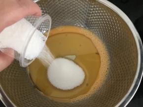 加入细砂糖