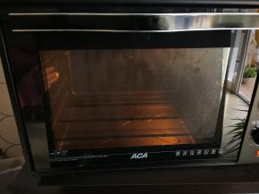 ACA烤箱提前预热175度。