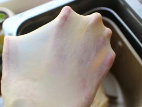 揉到能拉出大片薄膜即可