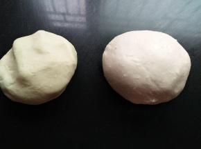 油皮材料混合均匀，揉至光滑的面团，能拉出结实的膜。油稣材料混合均匀揉成团