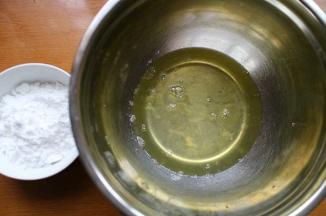 接下来准备打发蛋白！