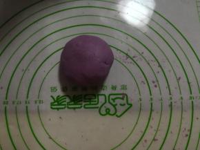 好了，紫色的好。同样的方法做白色的。